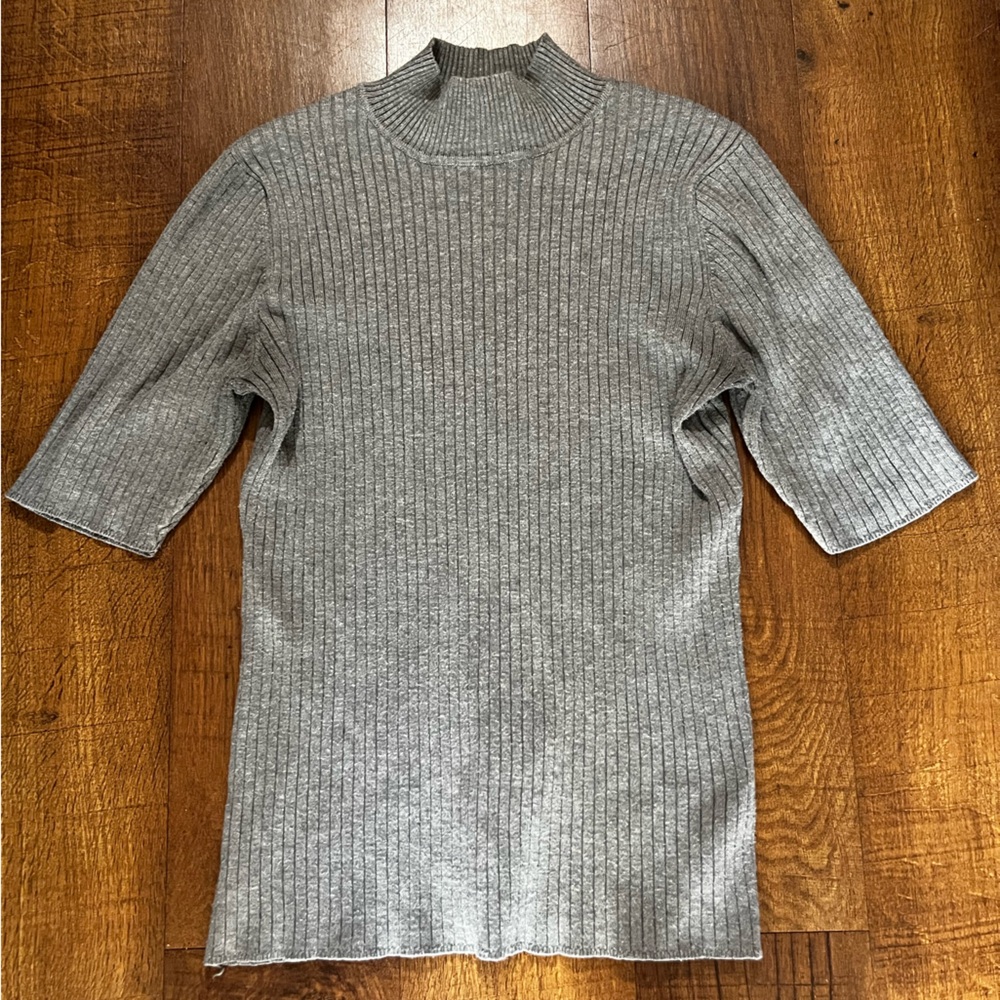 Gray Rib-Knit Short-Sleeve Mock Neck Top size large